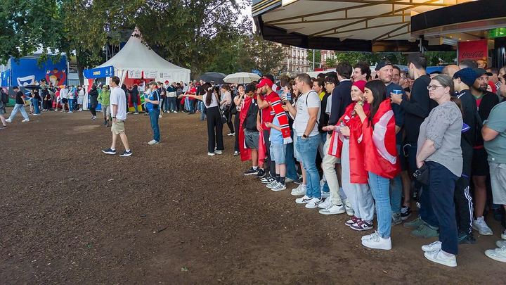 终场前0-2濒临落败，国米五分钟连进三球逆天翻盘！雷科巴一脚远射书写传奇（封面配图）